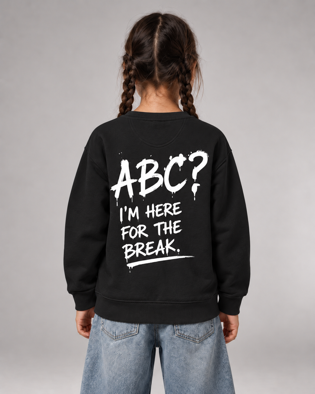 ABC? Kids Sweater in Black – Rückansicht getragen