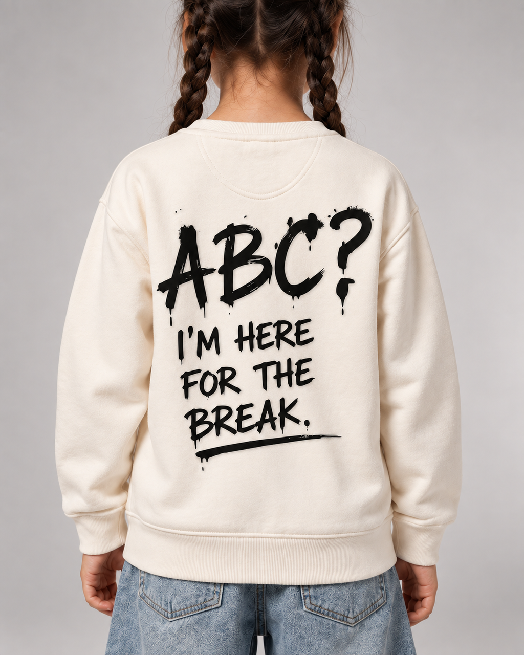 ABC? Kids Sweater in Ivory – Detail des Rückenprints