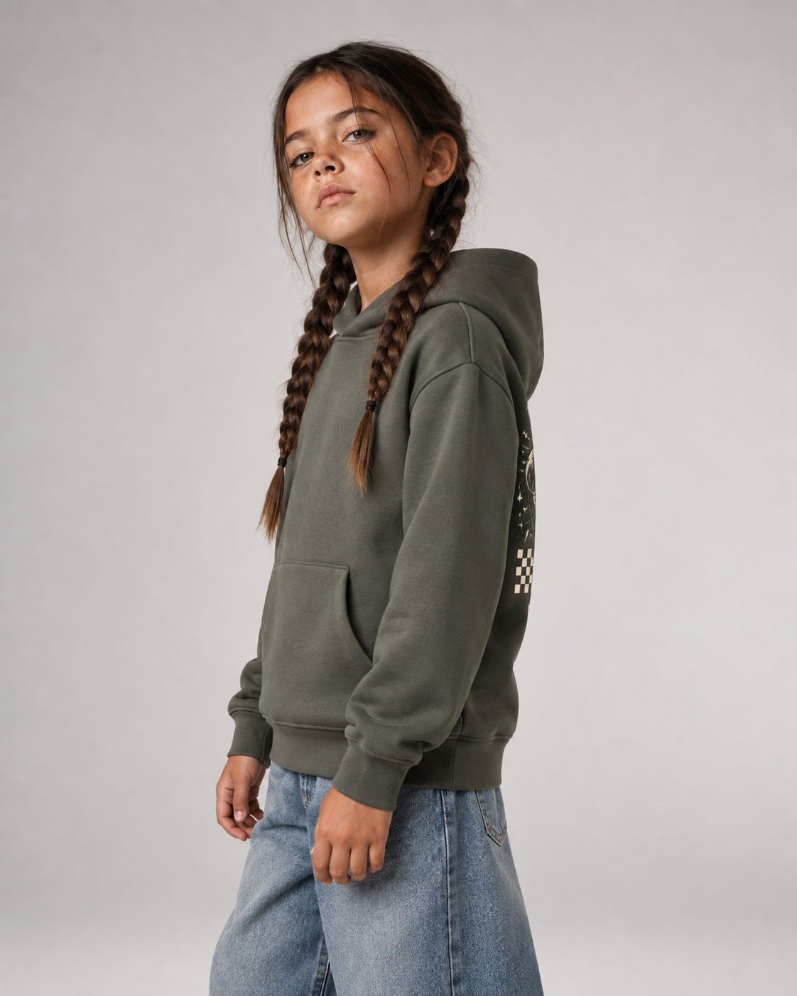 BIG MOOD Kids Hoodie Organic Khaki – Seitenansicht und Passform