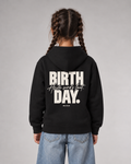 BELOUD Birthday Kids Hoodie in Black – Rückenansicht mit Birthday-Print „Heute wird’s laut“