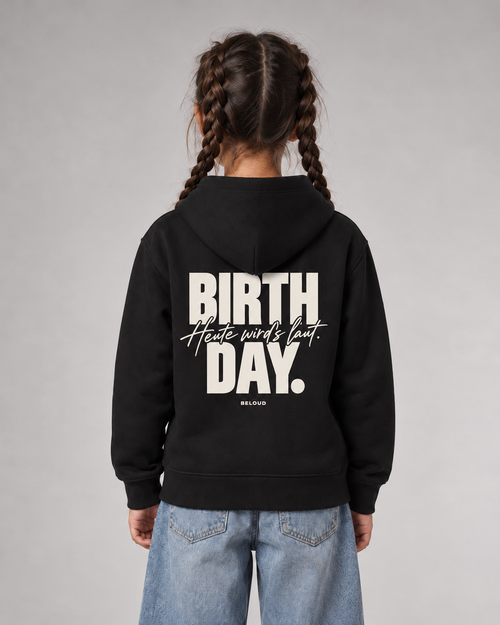BELOUD Birthday Kids Hoodie in Black – Rückenansicht mit Birthday-Print „Heute wird’s laut“
