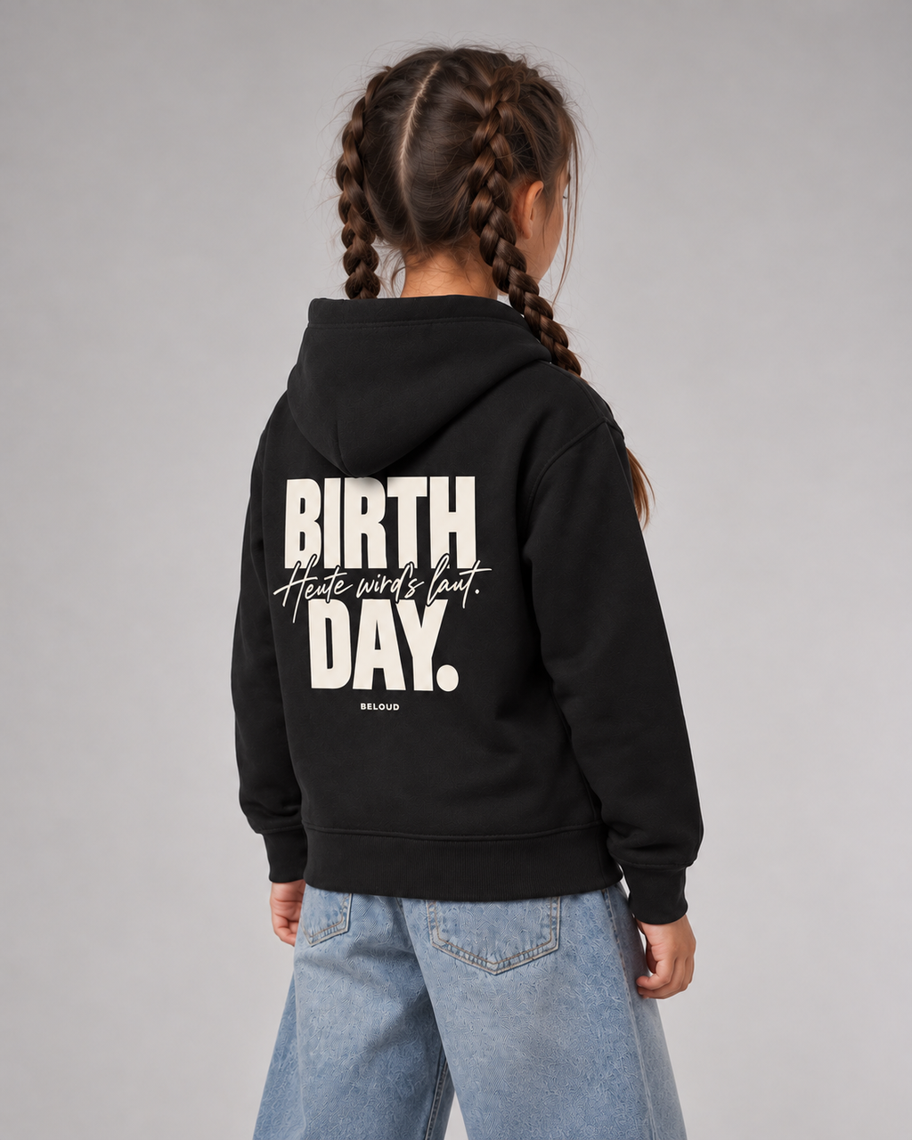 BELOUD Birthday Kids Hoodie in Black – Dreiviertel-Rückenansicht mit Birthday-Print