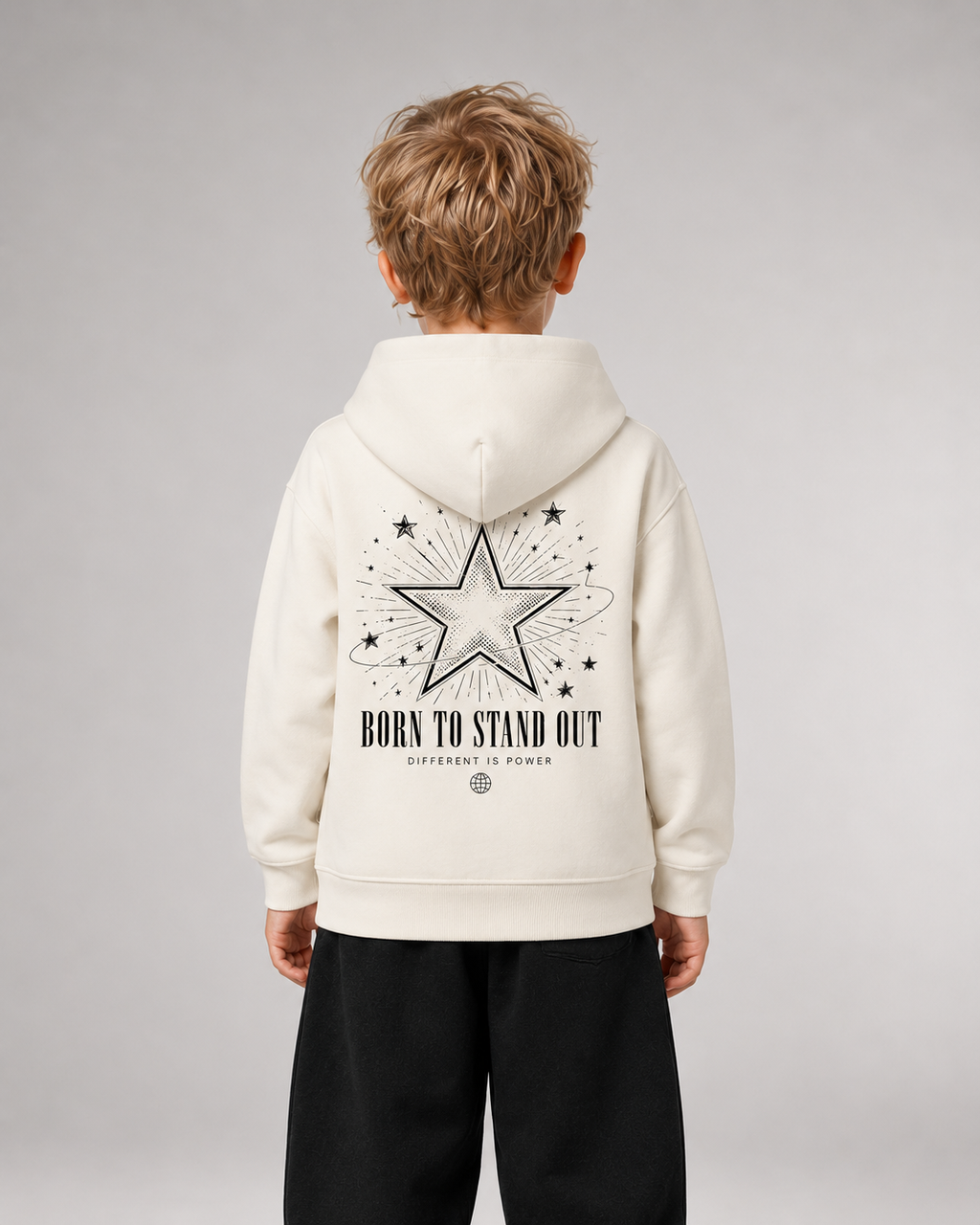 BORN TO STAND OUT Kids Hoodie Ivory – Rückenansicht getragen
