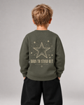 BORN TO STAND OUT Kids Sweater in Organic Khaki – Rückansicht getragen