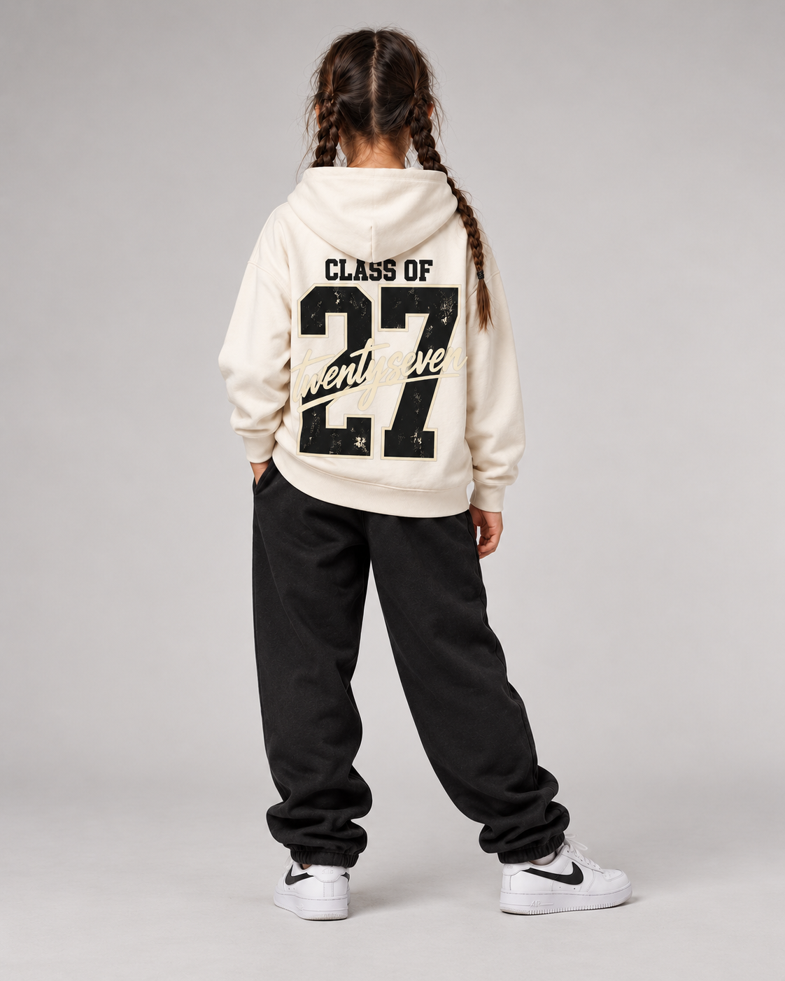 CLASS OF 27 Kids Hoodie – Ivory – Rückenansicht Fullbody