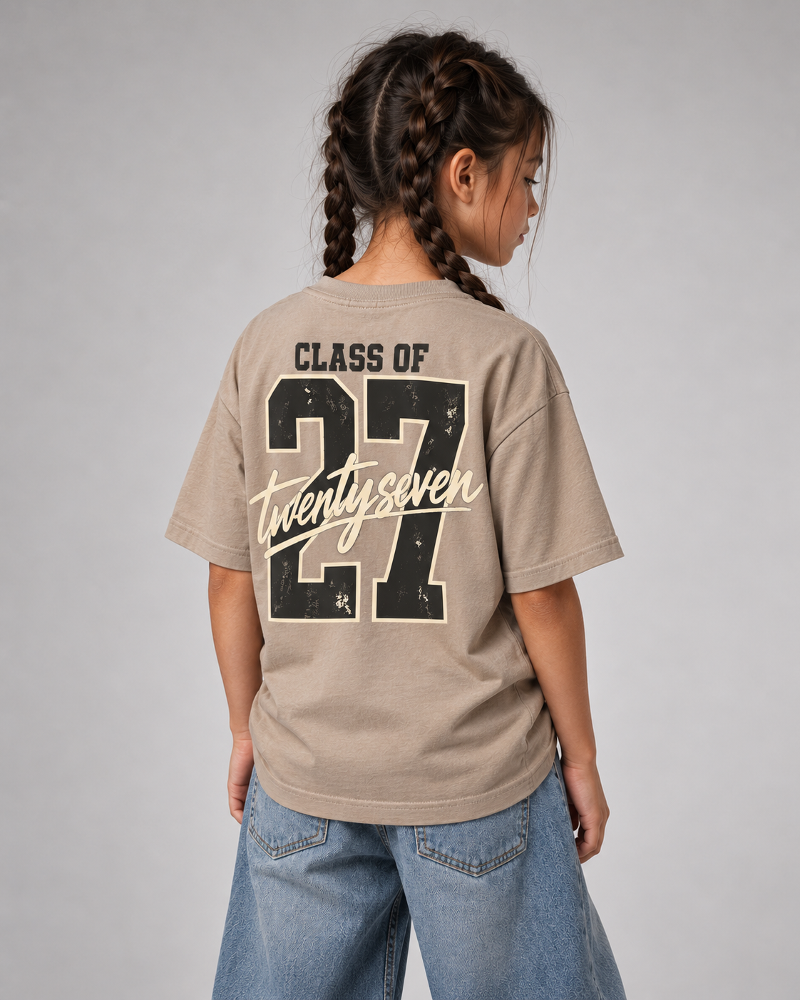CLASS OF 27 Kids Shirt – Wet Sand – Dreiviertel-Rückenansicht