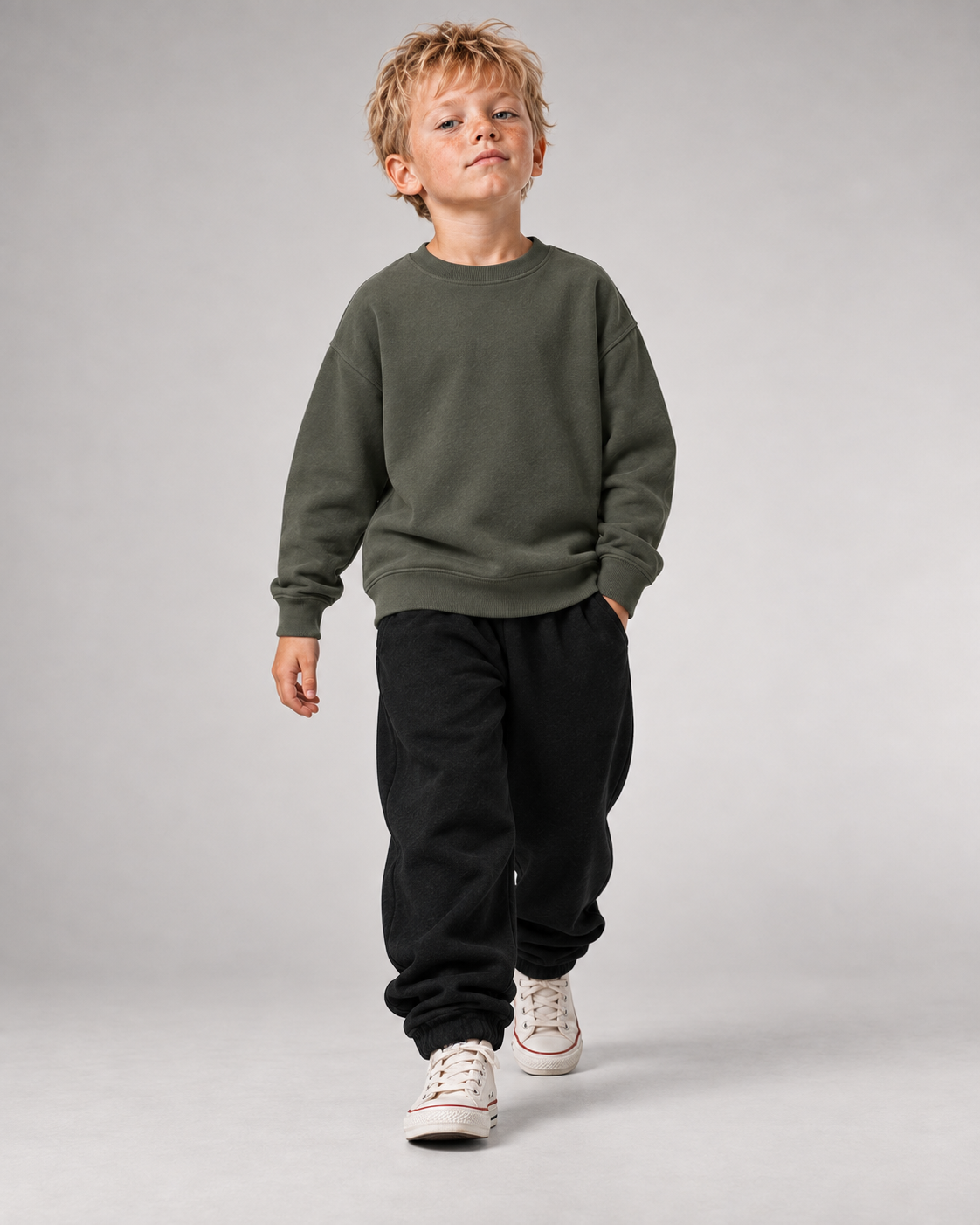 CLASS OF 27 Kids Sweater – Organic Khaki – Frontansicht Fullbody