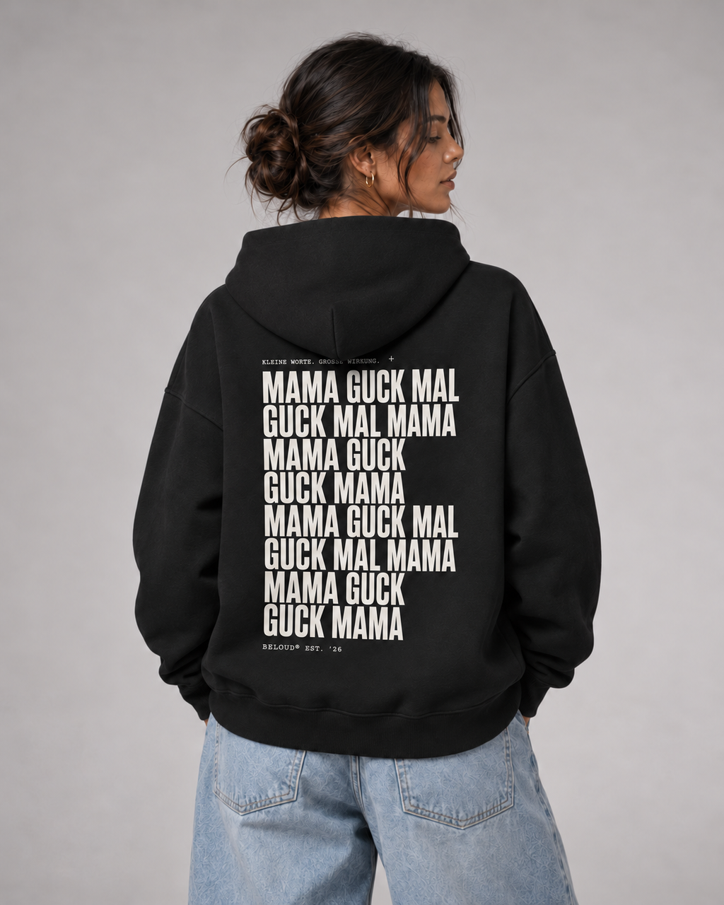 GUCK MAL MAMA Eltern Oversize Hoodie – Black – Rückenansicht Halfbody
