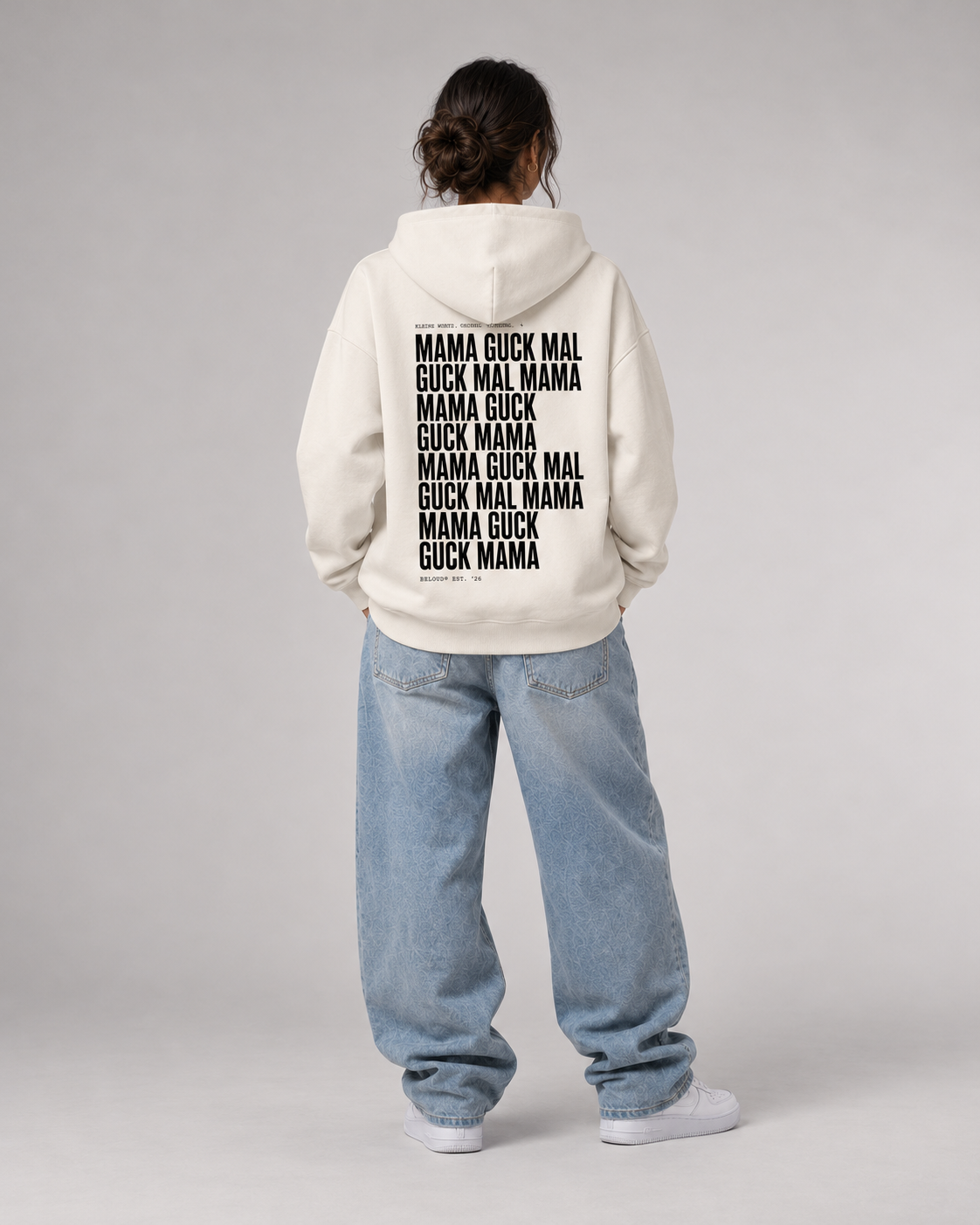 GUCK MAL MAMA Eltern Oversize Hoodie – Ivory – Rückenansicht Fullbody