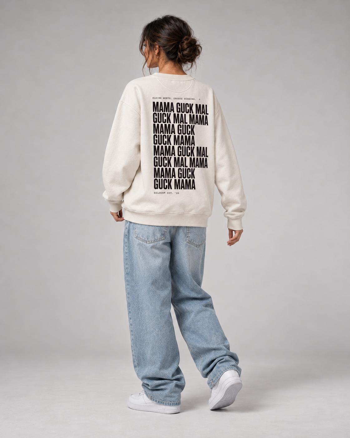 GUCK MAL MAMA Eltern Oversize Sweater – Ivory – Dreiviertel-Rückenansicht Fullbody