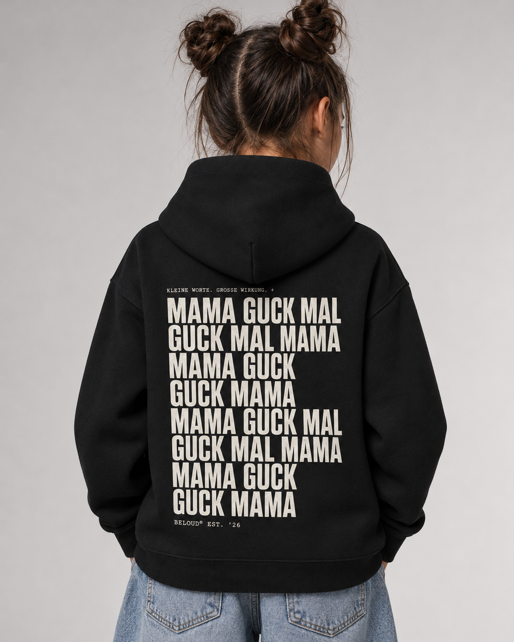 GUCK MAL MAMA Kids Hoodie Black – getragenes Printdetail