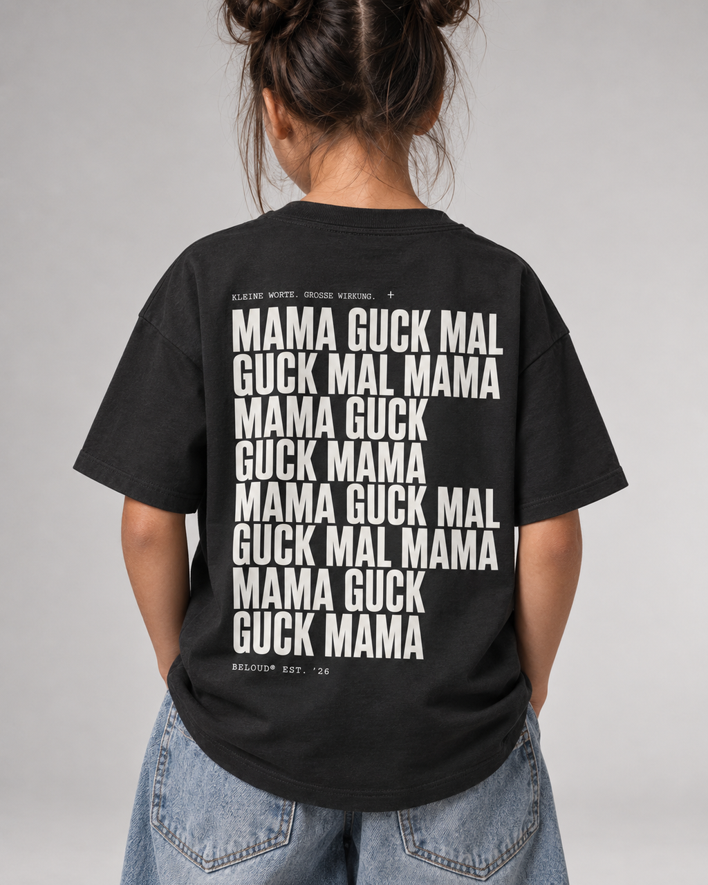 GUCK MAL MAMA Kids Shirt Black – getragenes Printdetail