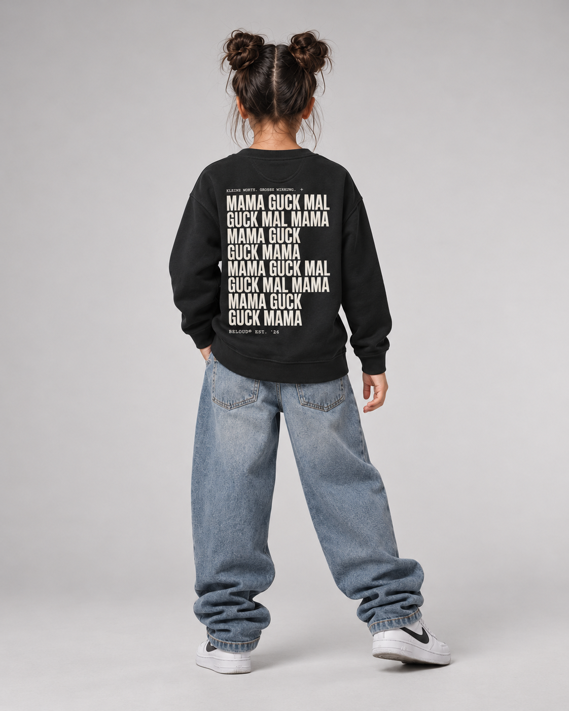 BELOUD GUCK MAL MAMA Kids Sweater in Black – Fullbody-Rückenansicht