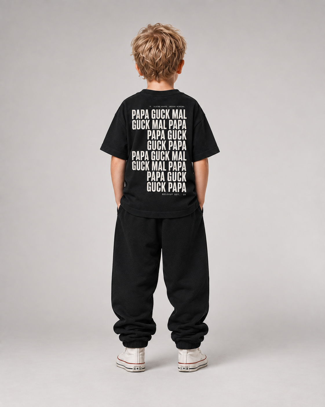 GUCK MAL PAPA Kids Shirt – Black – Rückenansicht Fullbody