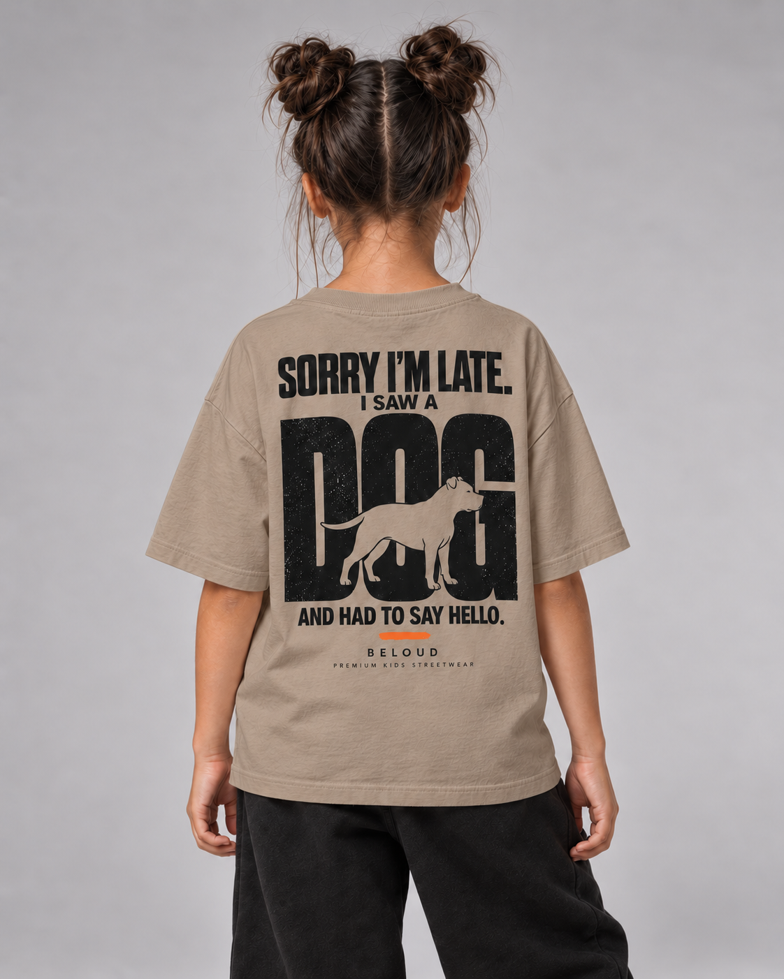 I SAW A DOG Kids Shirt – Wet Sand – Rückenansicht Halfbody