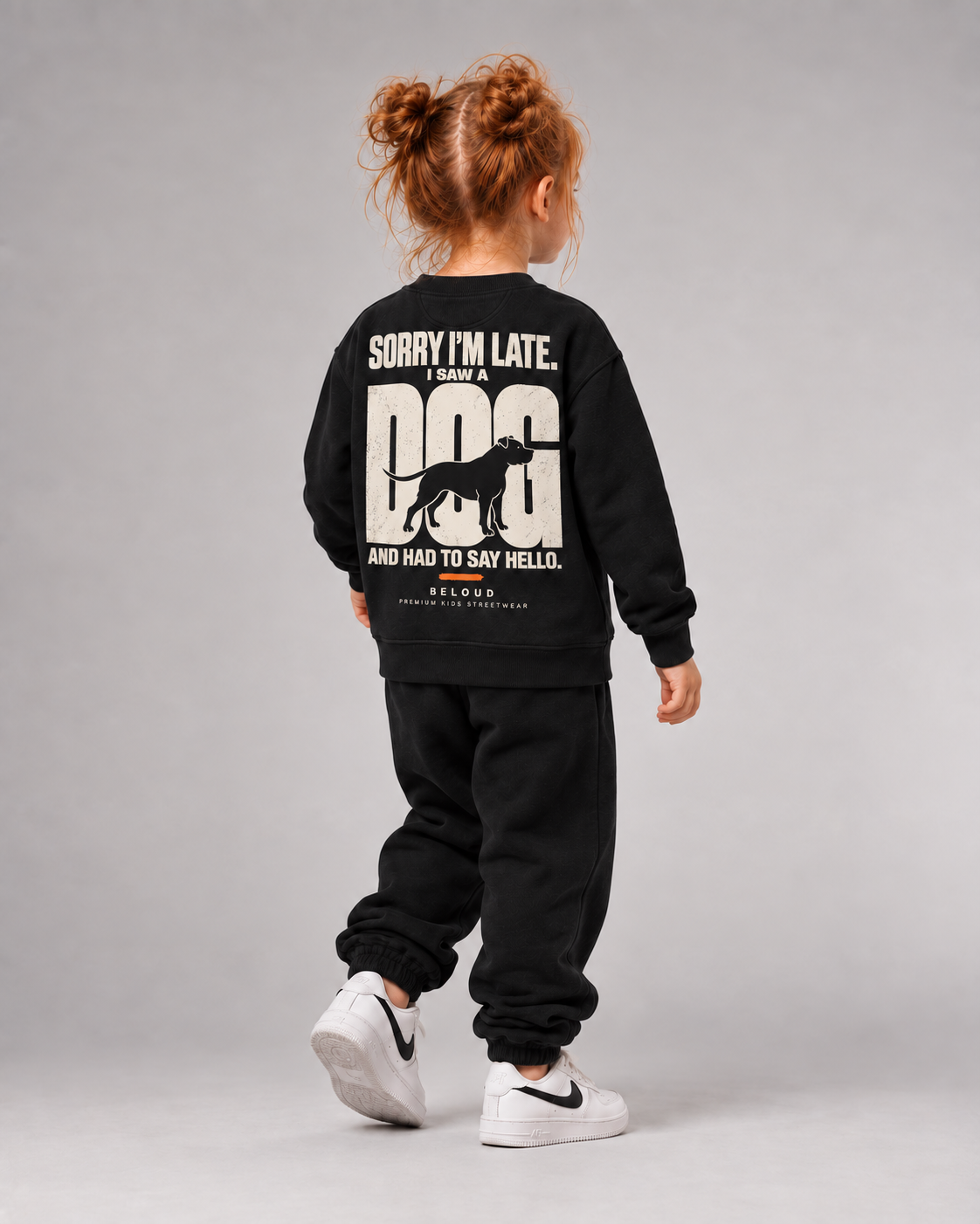 I SAW A DOG Kids Sweater – Black – Dreiviertel-Rückenansicht Fullbody