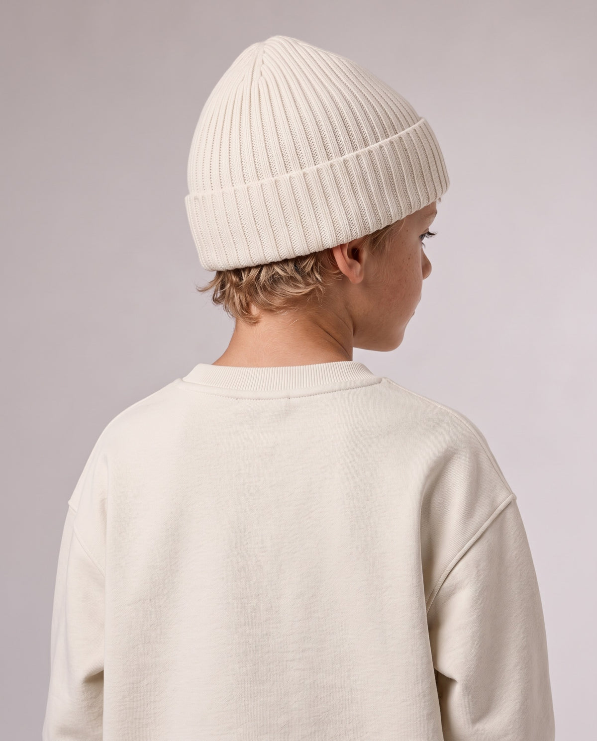 BELOUD Kids Beanie aus Bio-Baumwolle in Almond – Rückansicht