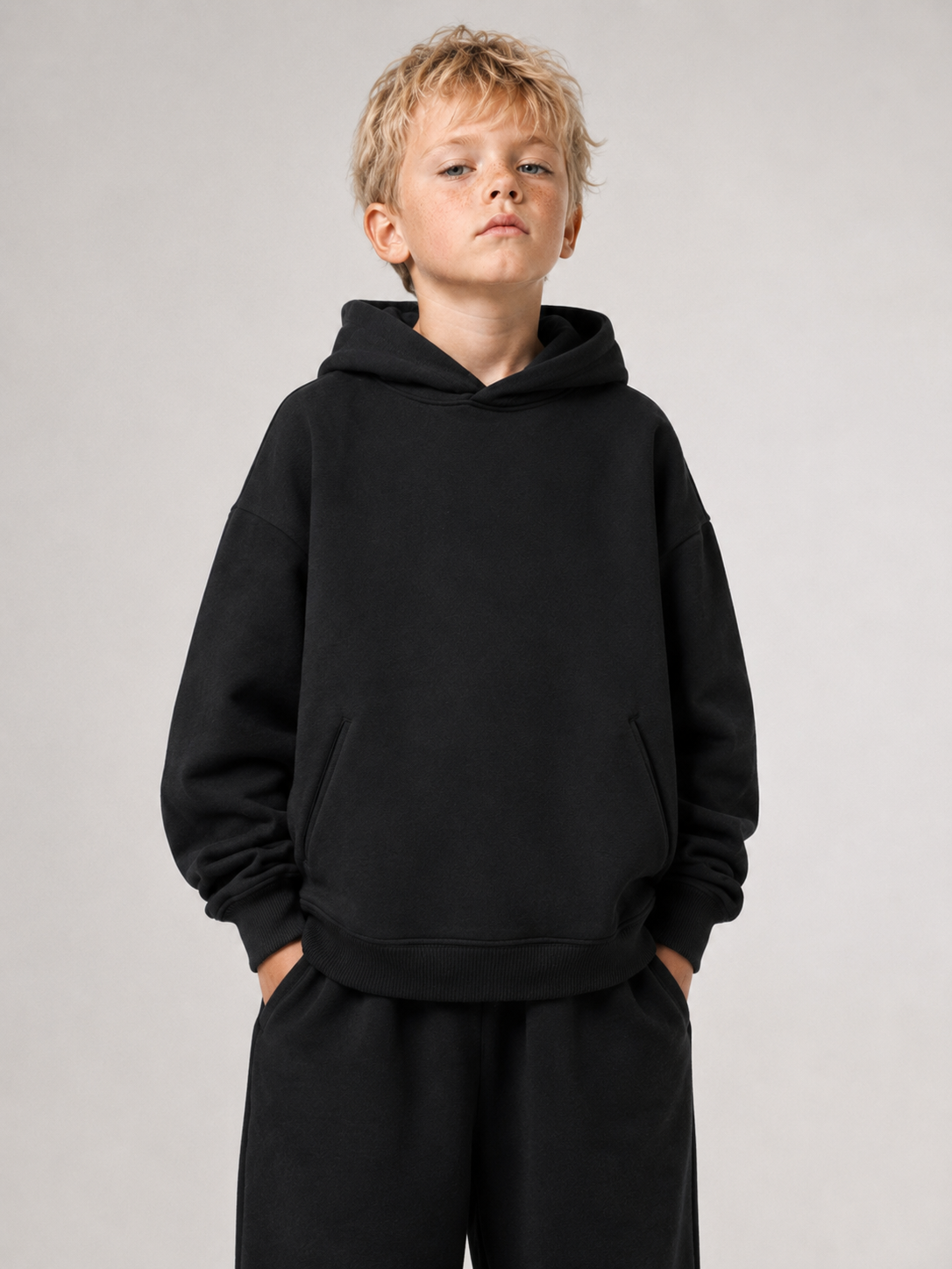 BORN TO STAND OUT Oversize Hoodie von BELOUD – Premium Kids-Streetwear