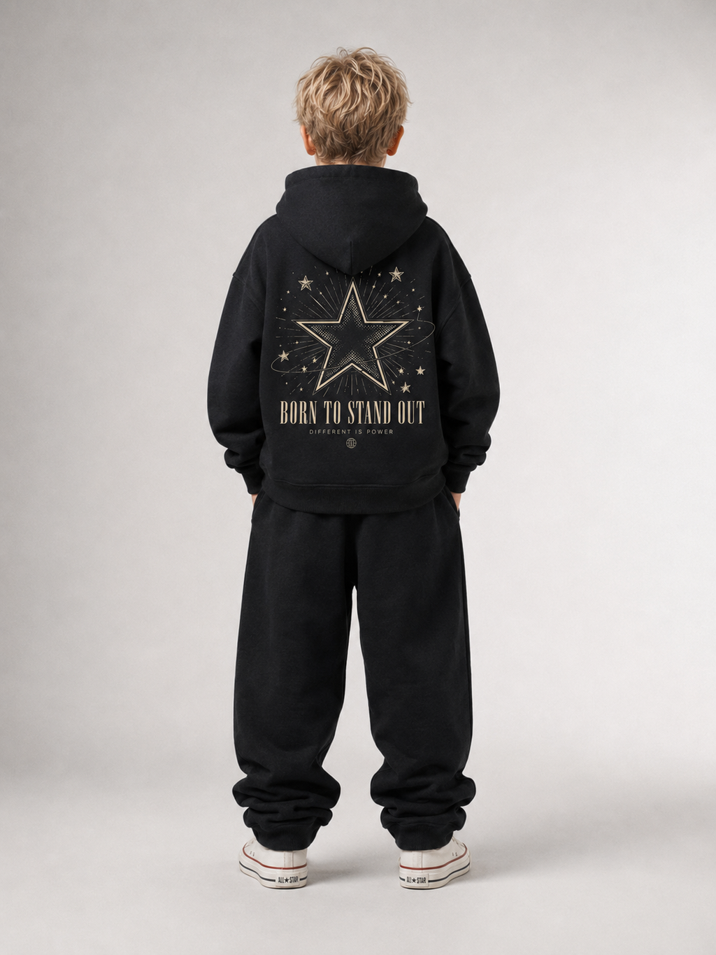 BORN TO STAND OUT Oversize Hoodie von BELOUD – Premium Kids-Streetwear