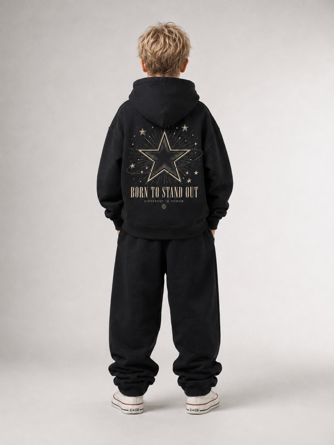 BORN TO STAND OUT Oversize Hoodie von BELOUD – Premium Kids-Streetwear