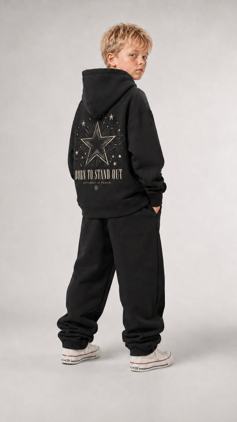 BORN TO STAND OUT Oversize Hoodie von BELOUD – Premium Kids-Streetwear