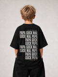 Kind in Ganzkörperansicht von hinten im schwarzen GUCK MAL PAPA Oversize Shirt von BELOUD