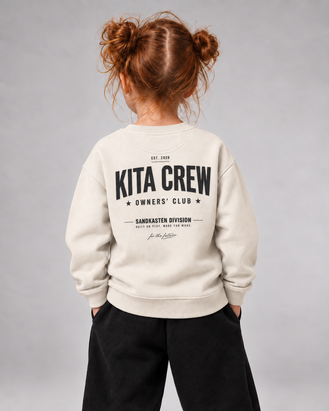 KITA CREW Kids Sweater Ivory – Rückenansicht getragen