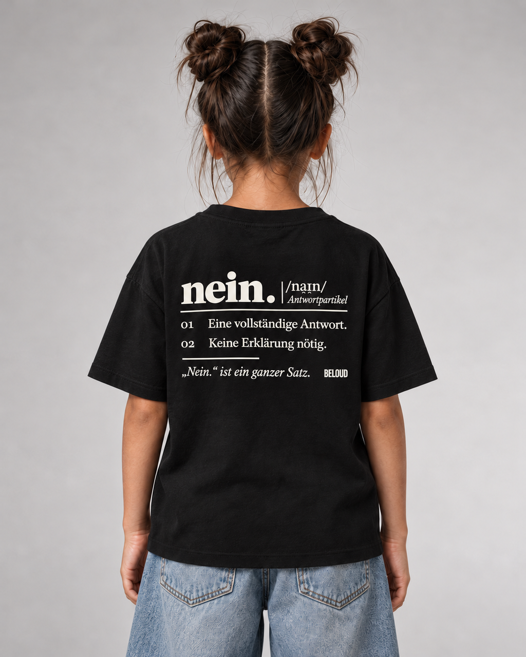 BELOUD NEIN Kinder T-Shirt in Schwarz – Rückenansicht mit ivoryfarbenem Wörterbuch-Print