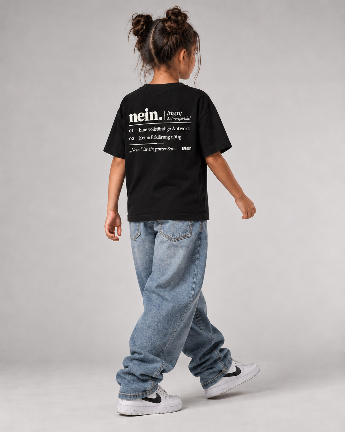 BELOUD NEIN Kinder T-Shirt in Schwarz – Ganzkörper-Dreiviertel-Rückenansicht