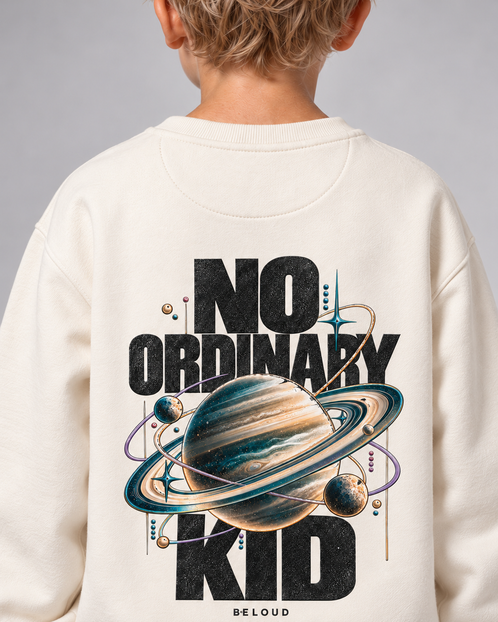 BELOUD NO ORDINARY KID Kids Sweater – Ivory – getragenes Printdetail