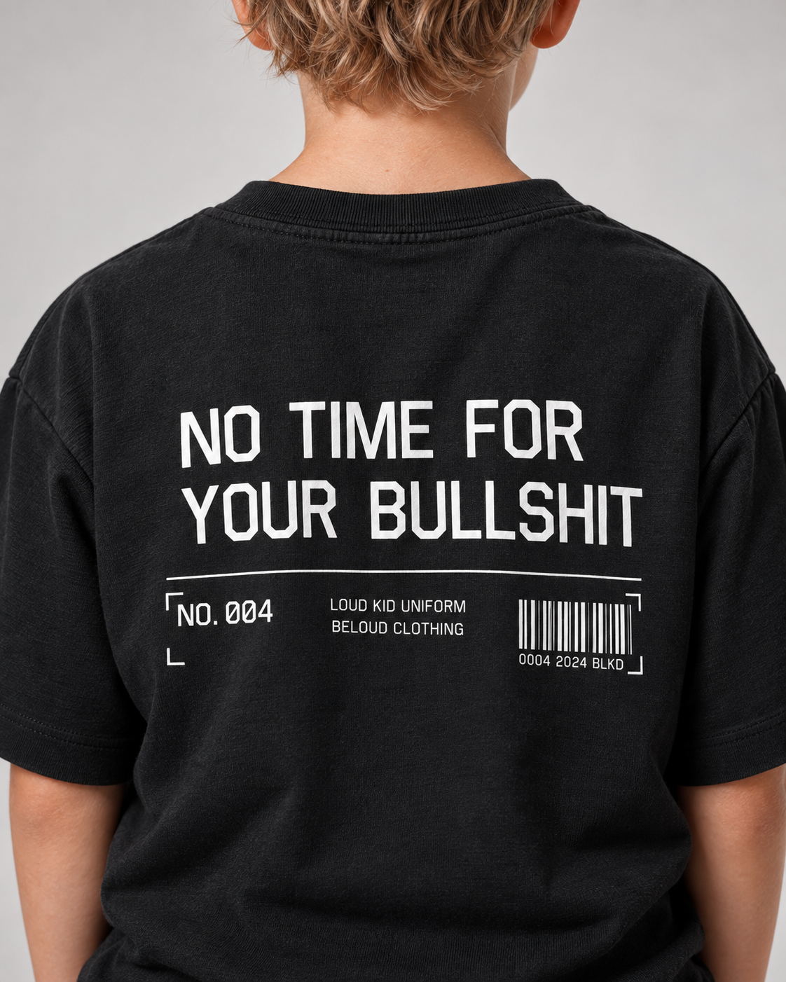 NO TIME FOR YOUR BULLSHIT Kids Shirt – Black – Getragenes Printdetail