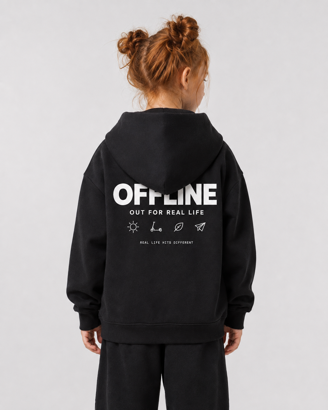 OFFLINE Kids Oversize Hoodie in Black von BELOUD – getragenes Rückenbild mit Backprint