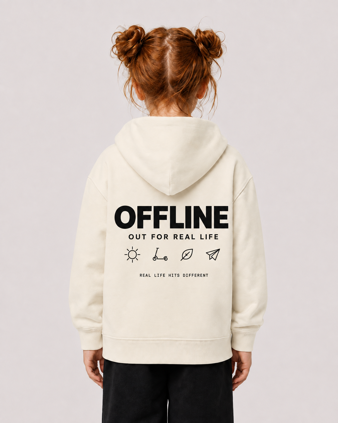 OFFLINE Kids Oversize Hoodie in Ivory von BELOUD – getragenes Rückenbild mit Backprint
