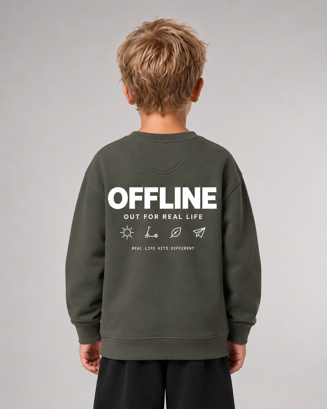 OFFLINE Kids Sweater Organic Khaki – Rückenansicht getragen