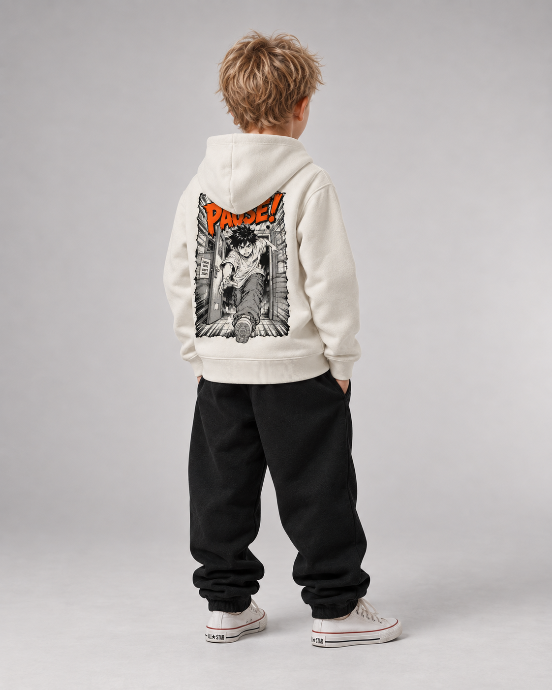 PAUSE Kids Hoodie in Ivory – Dreiviertel-Rückenansicht Ganzkörper