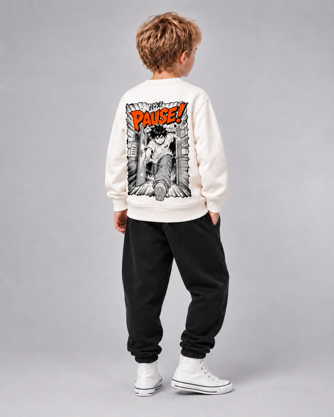 PAUSE! Kids Sweater in Ivory – Dreiviertel-Rückenansicht Ganzkörper