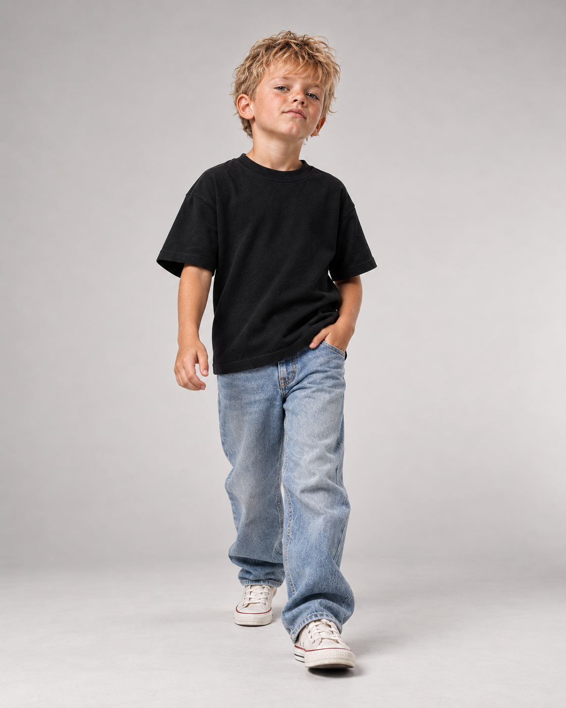 SCHULKIND CLUB 2027 Kids Shirt – Black – Frontansicht Fullbody