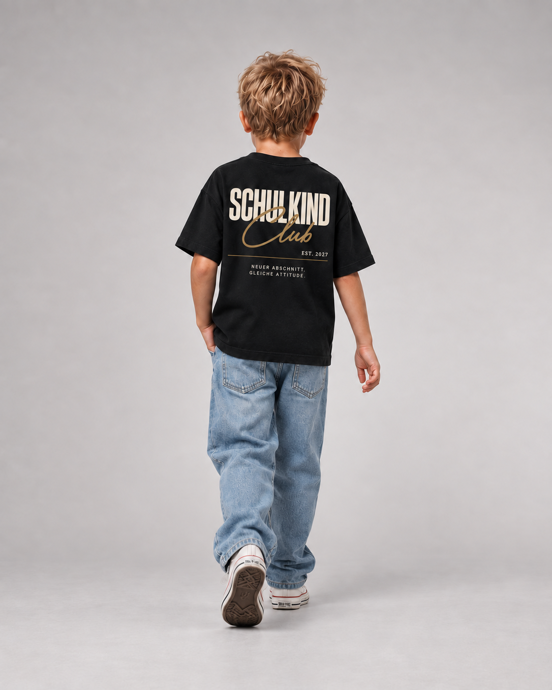 SCHULKIND CLUB 2027 Kids Shirt – Black – Rückenansicht Fullbody